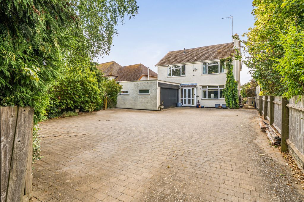 Property photo 1 of 24