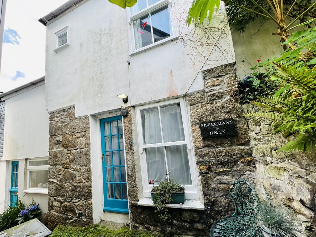 Property photo 1 of 10 2 Bedroom Semi-Detached House For Sale