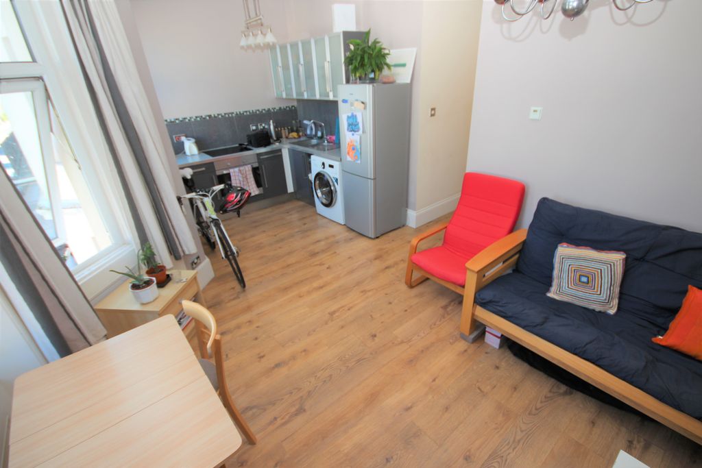 Property photo 3 of 7