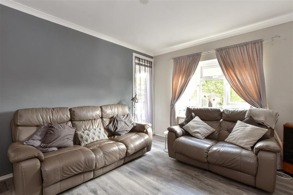 Property photo 1 of 11 Lounge/Dining Room