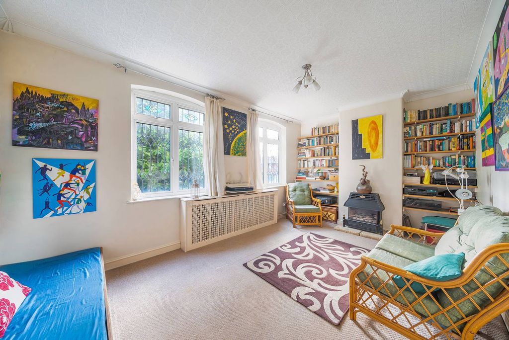 Property photo 1 of 8