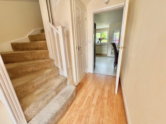 Property photo 2 of 18 Hallway