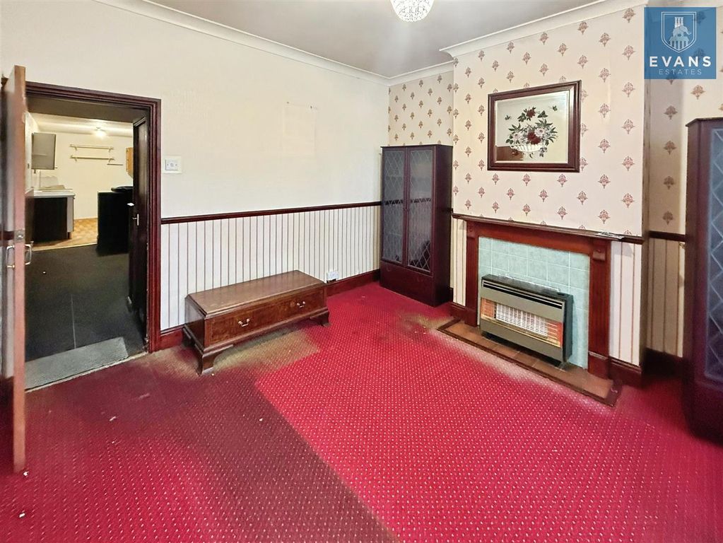 Property photo 3 of 10 Lounge