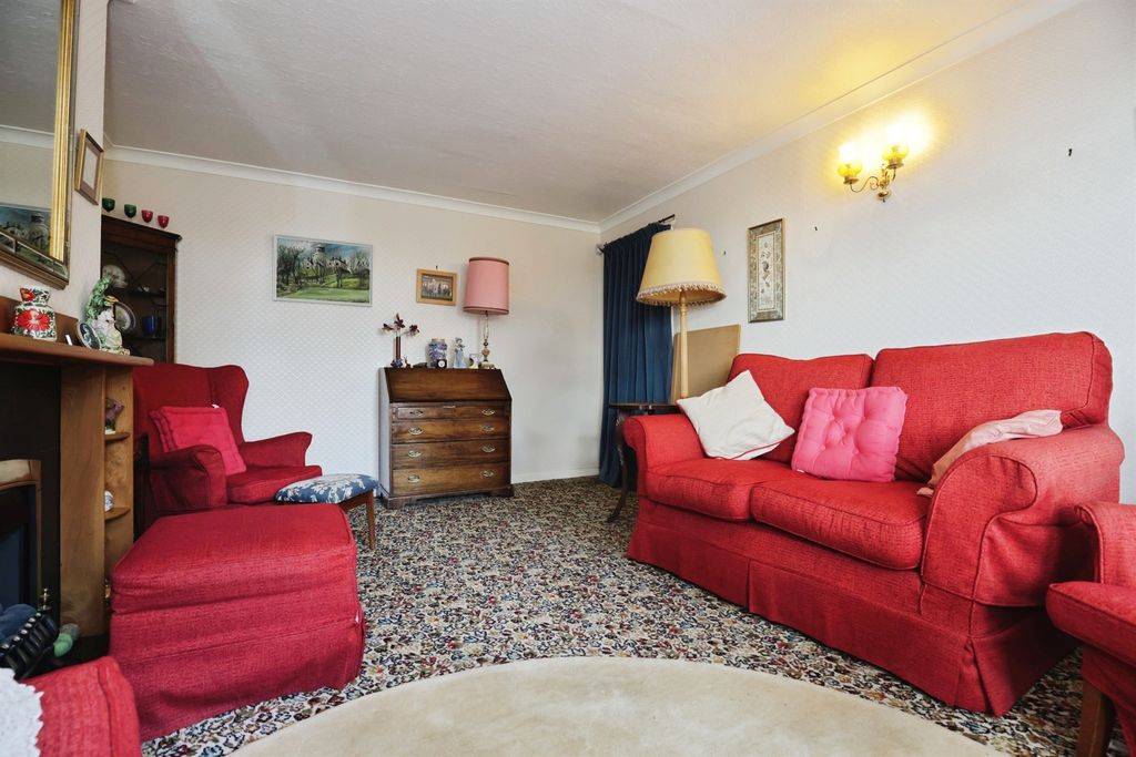 Property photo 3 of 17