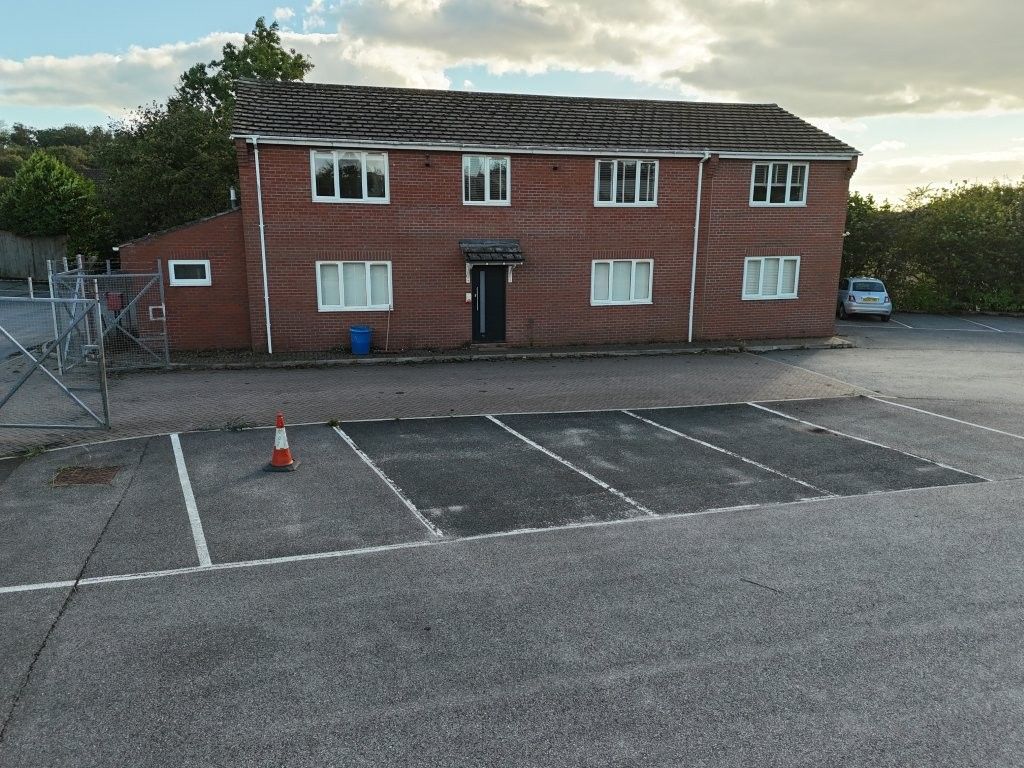 Property photo 3 of 11