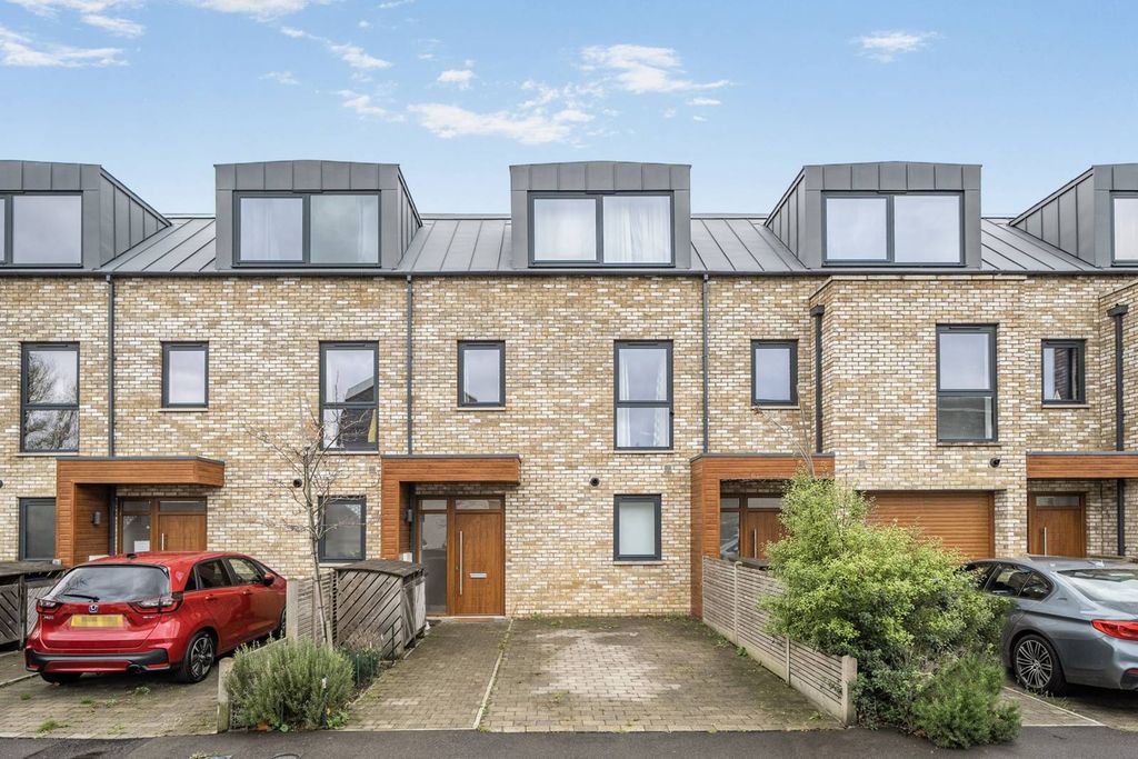 Property photo 2 of 20