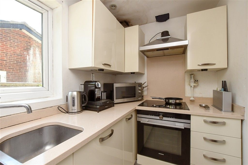 Property photo 3 of 12 Kitchen