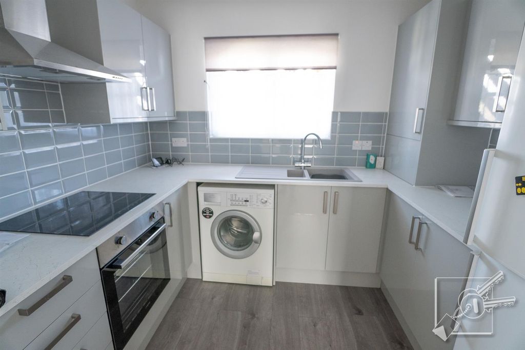 Property photo 2 of 12 Kitchen