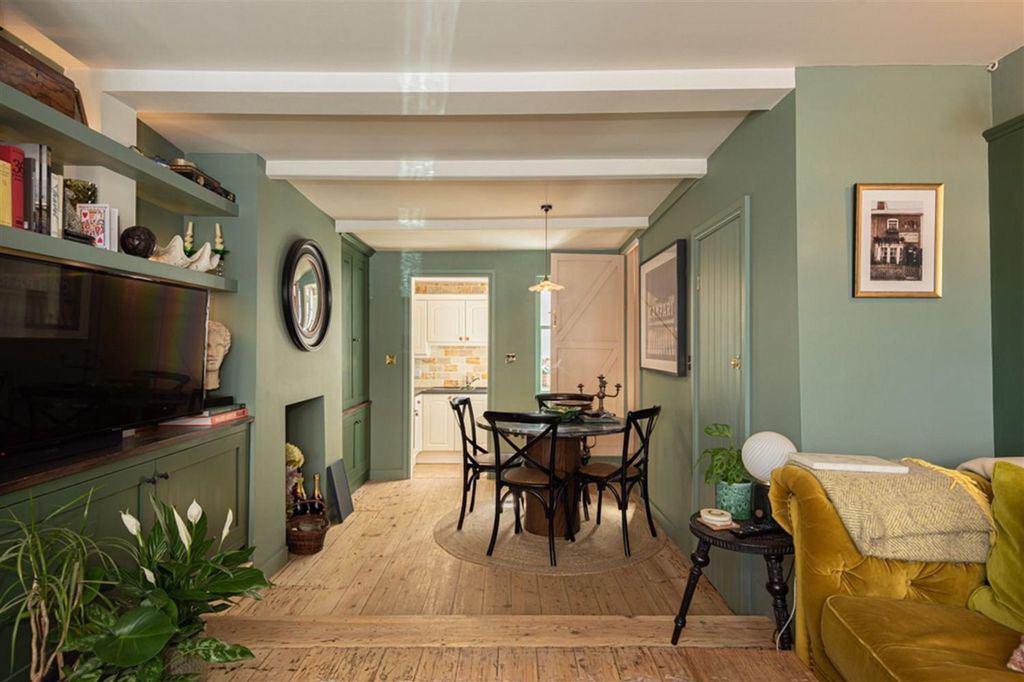 Property photo 3 of 8