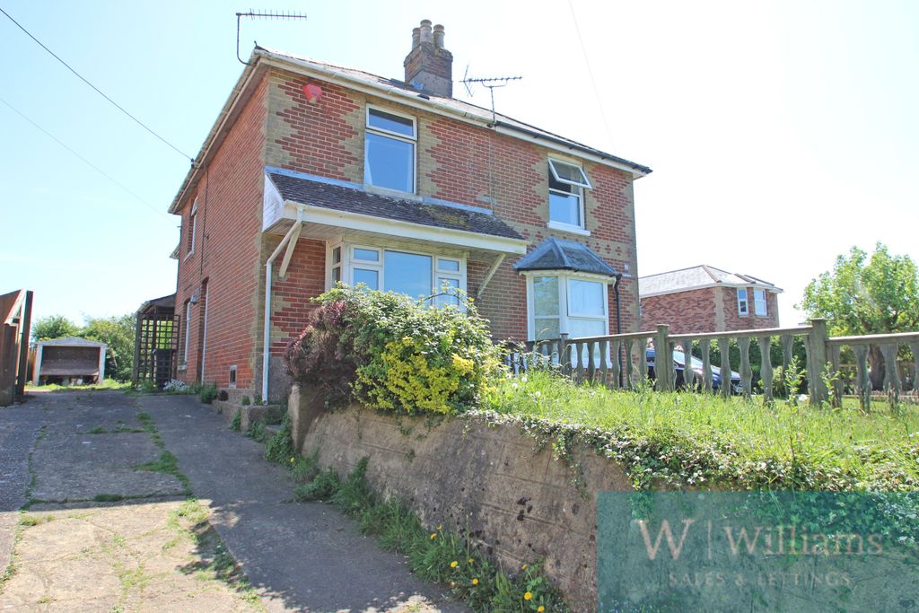 Property photo 1 of 10 1.1Frontage