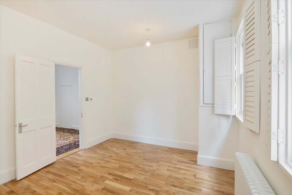 Property photo 2 of 13 Image