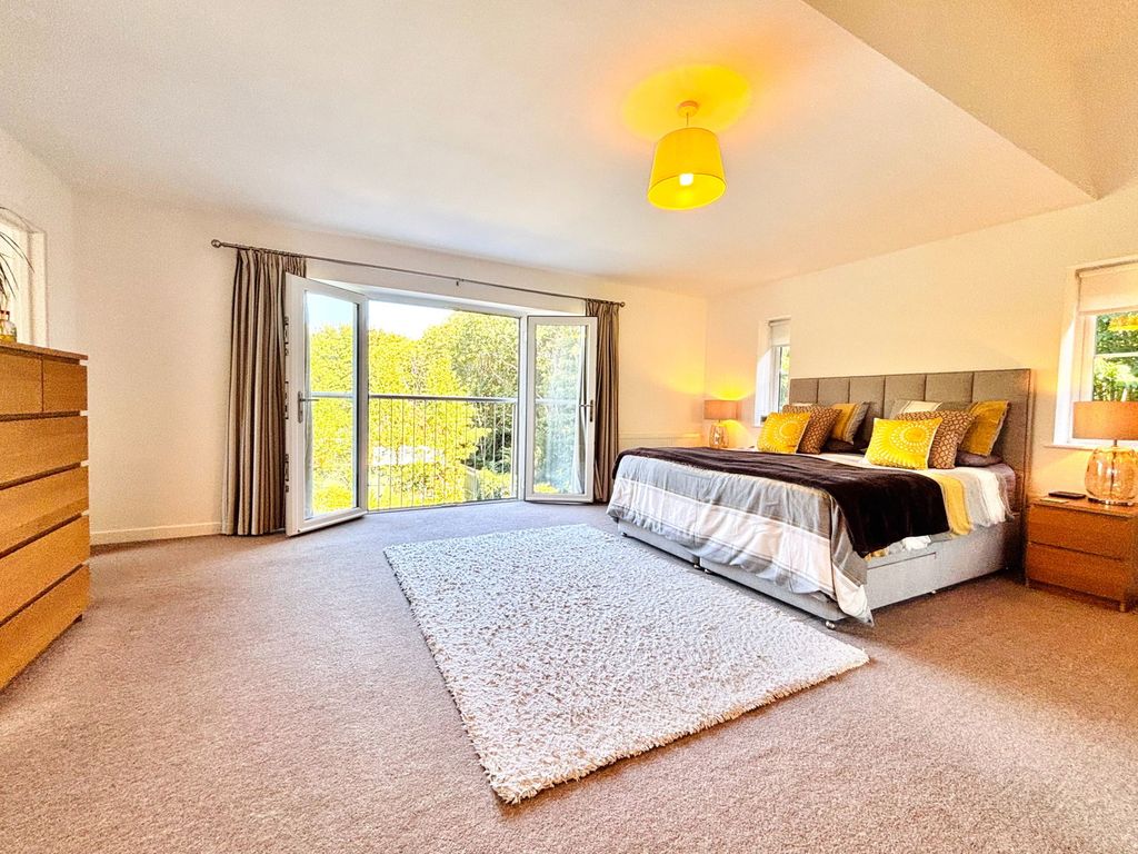 Property photo 3 of 65