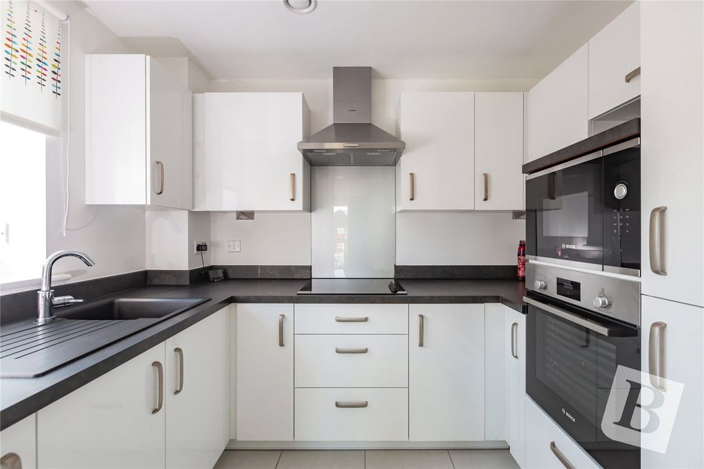 Property photo 2 of 15 Kitchen