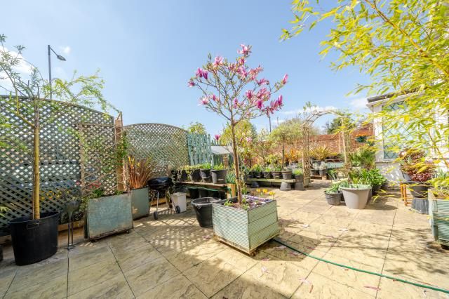 Property photo 3 of 21 Garden View