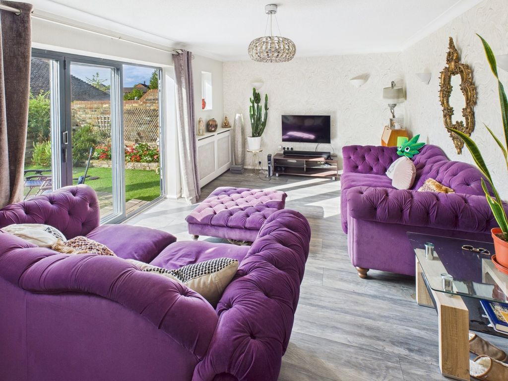 Property photo 2 of 17 Picture No. 25