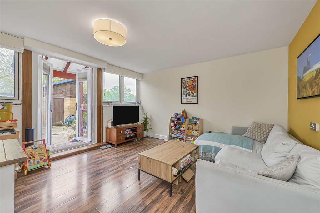 Property photo 2 of 16 Eden_Harper_-_Youngs_Court__Charlotte_Despard_Aven