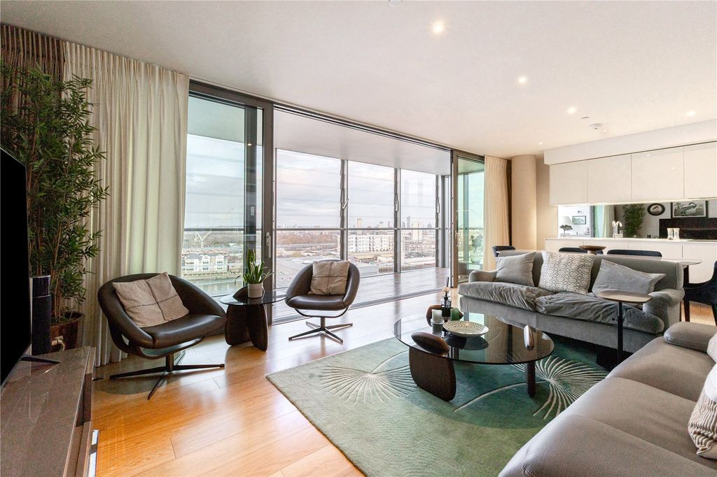 Property photo 3 of 13 Reception