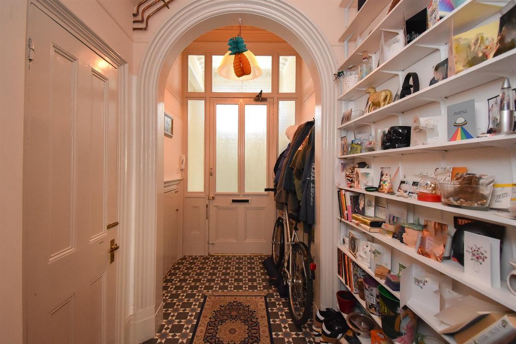 Property photo 3 of 13 Entrance Hall