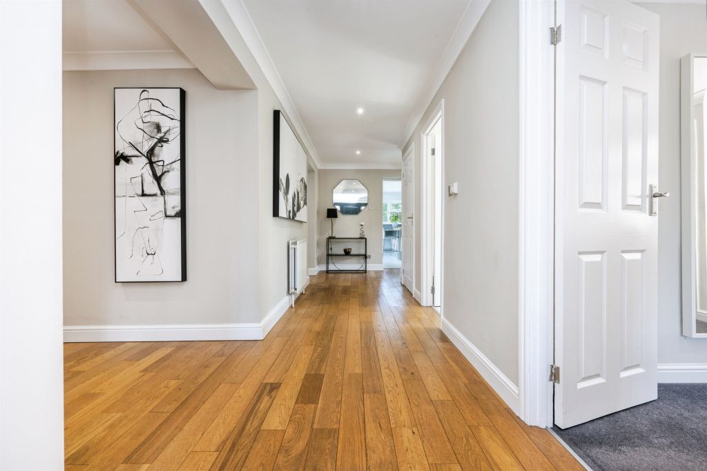 Property photo 2 of 27