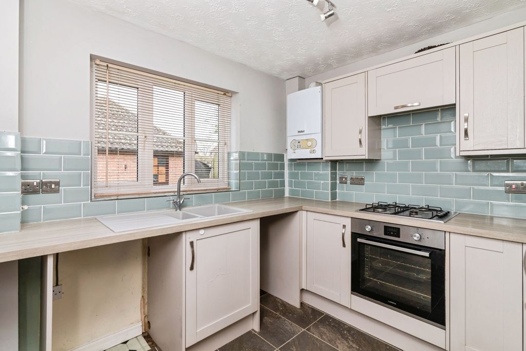 Property photo 2 of 14 Kitchen