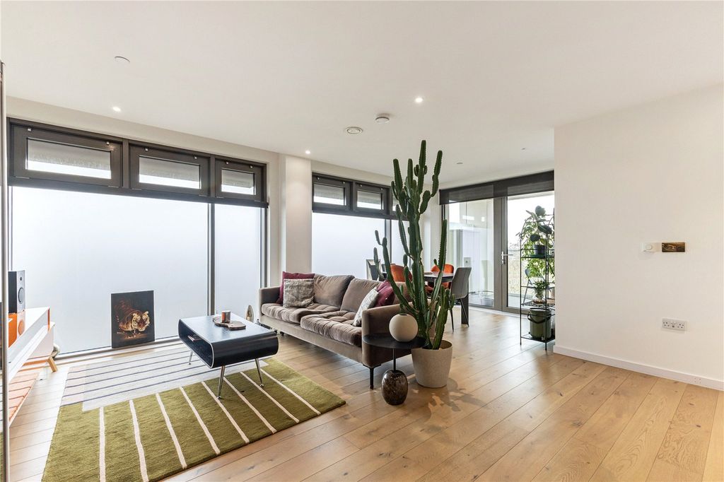 Property photo 2 of 19 Reception