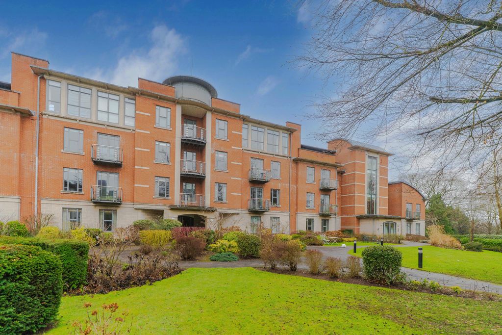 Property photo 1 of 27 38Stjames-39