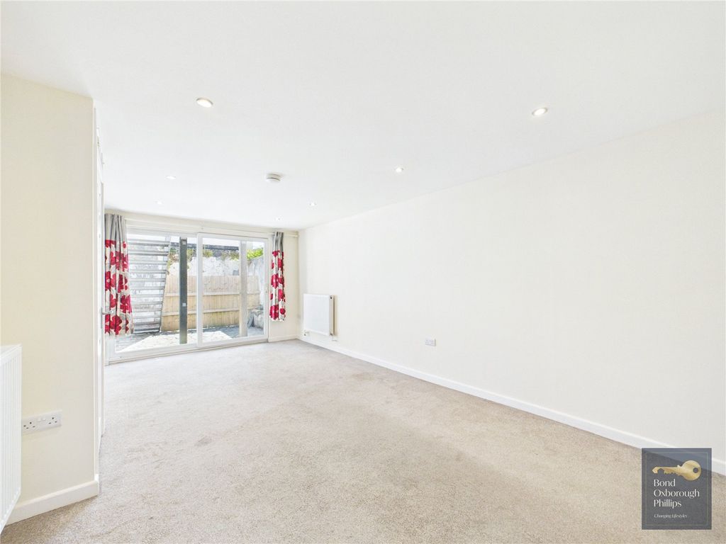 Property photo 2 of 10 Picture No. 08