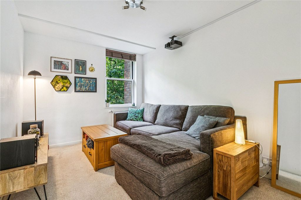 Property photo 1 of 7 Picture No. 21