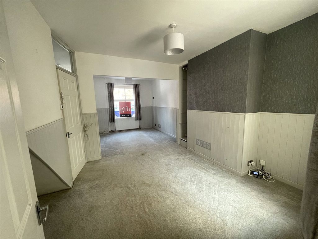 Property photo 2 of 12 Picture No. 18