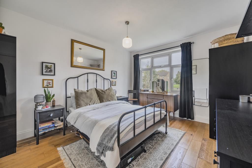 Property photo 2 of 9 Bedroom