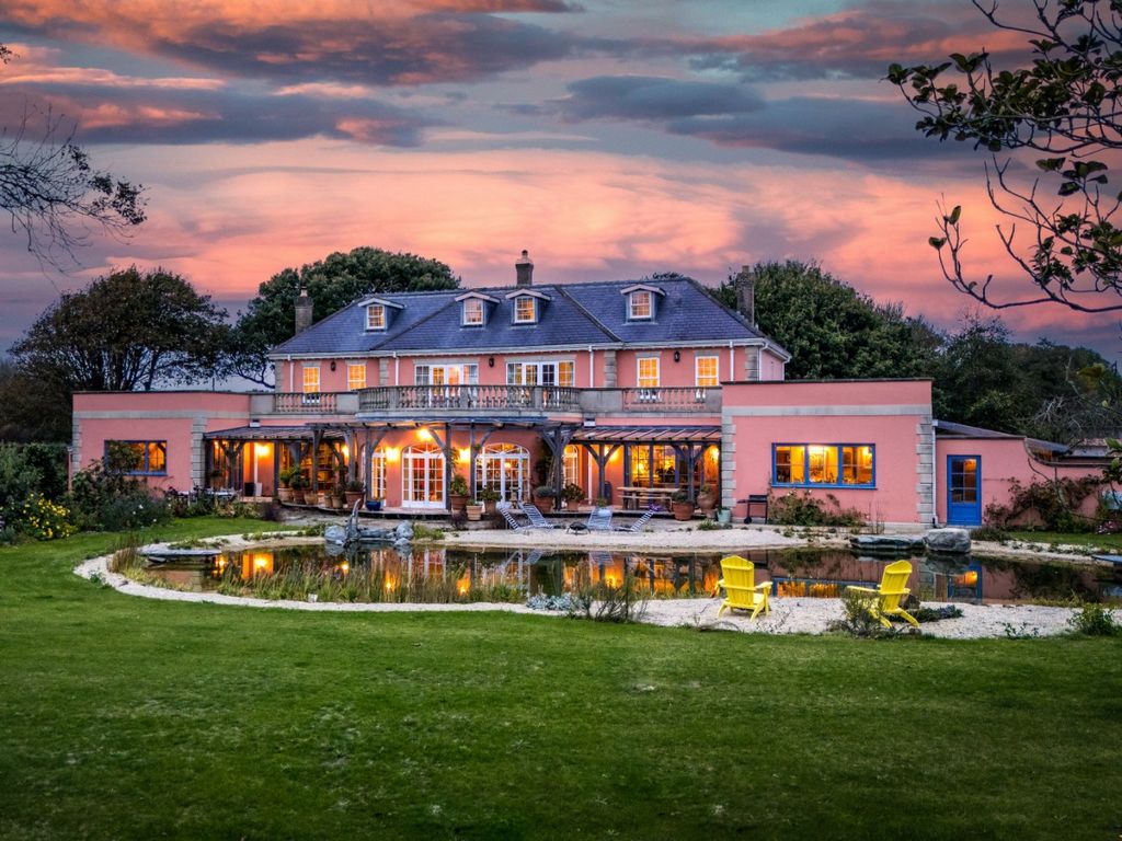 Property photo 1 of 37 Picture No. 64