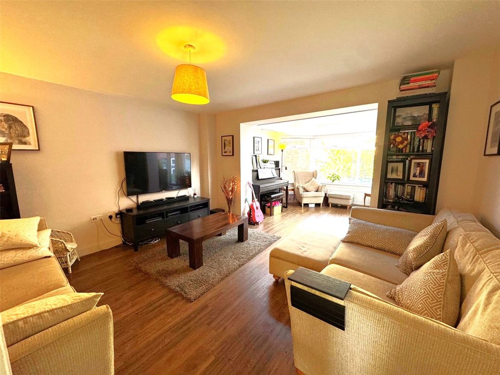 Property photo 3 of 15 Picture No. 32