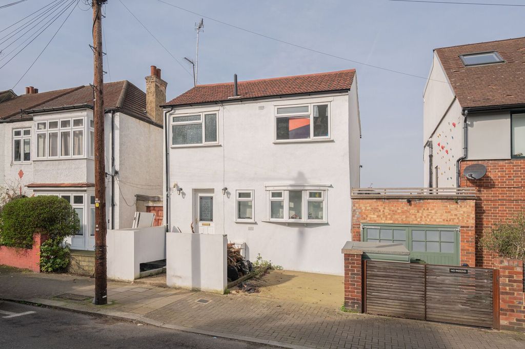 Property photo 3 of 13