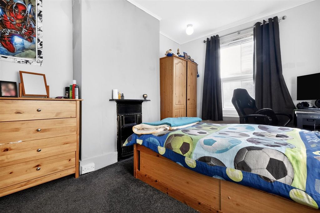Additional image 15 of 5 bed semi-detached house for saleBeach Road, Littlehampton BN17