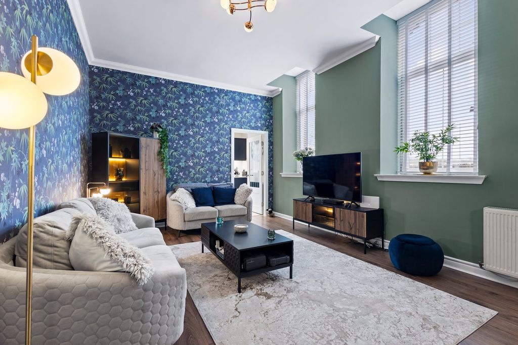 Property photo 2 of 27