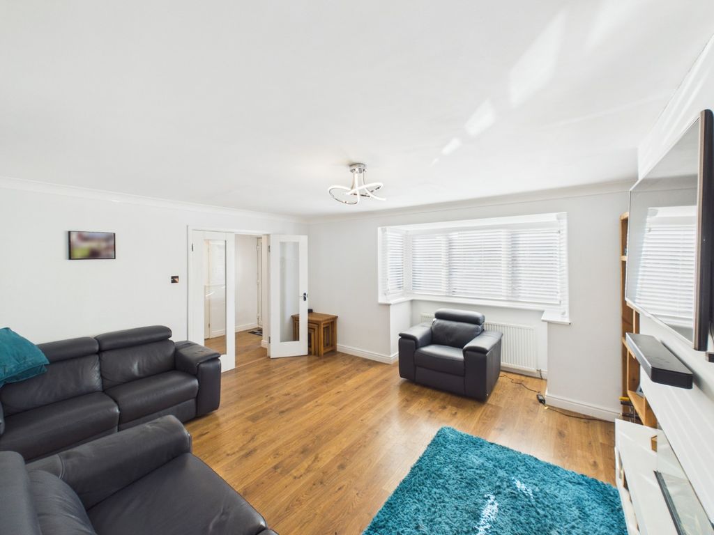 Property photo 3 of 25 4733848