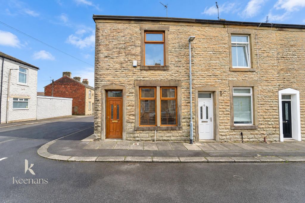 Property photo 1 of 31