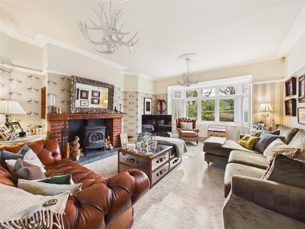 Property photo 3 of 27 Cam05193G0-Pr0108-Still025.Jpg