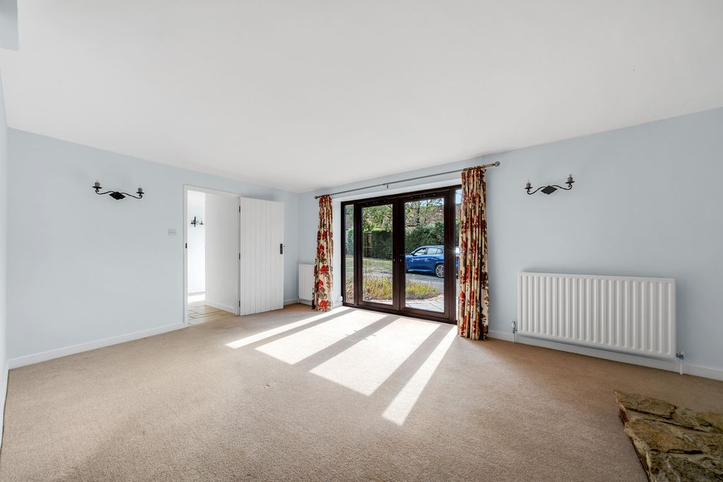Property photo 2 of 33