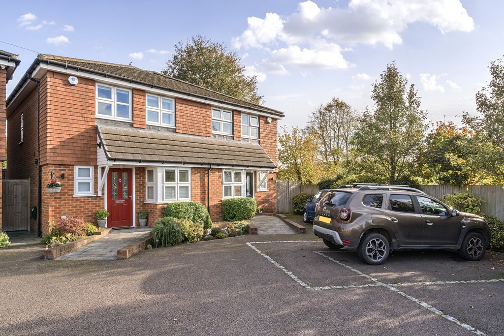 Property photo 1 of 16 1369530-1-68F9E94...