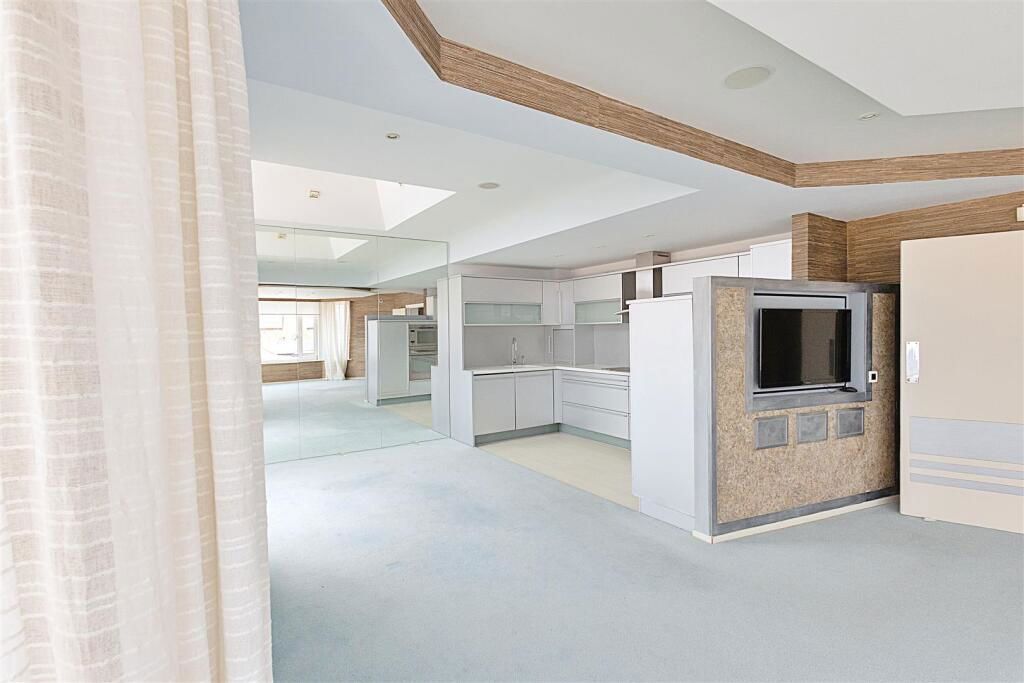 Additional image 10 of 3 bed flat for saleBradford Avenue, Cleethorpes DN35