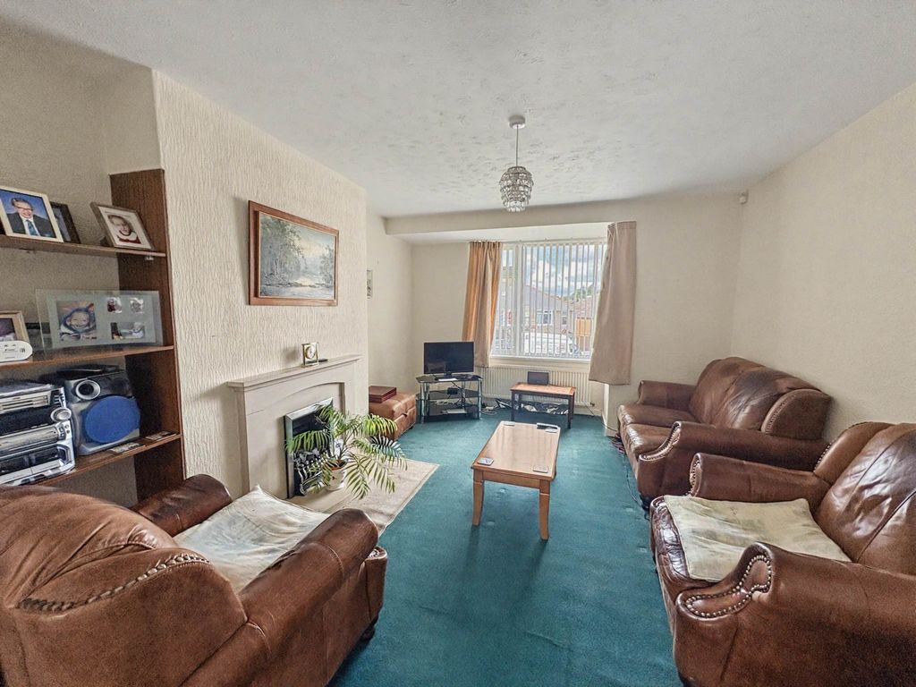 Property photo 3 of 25