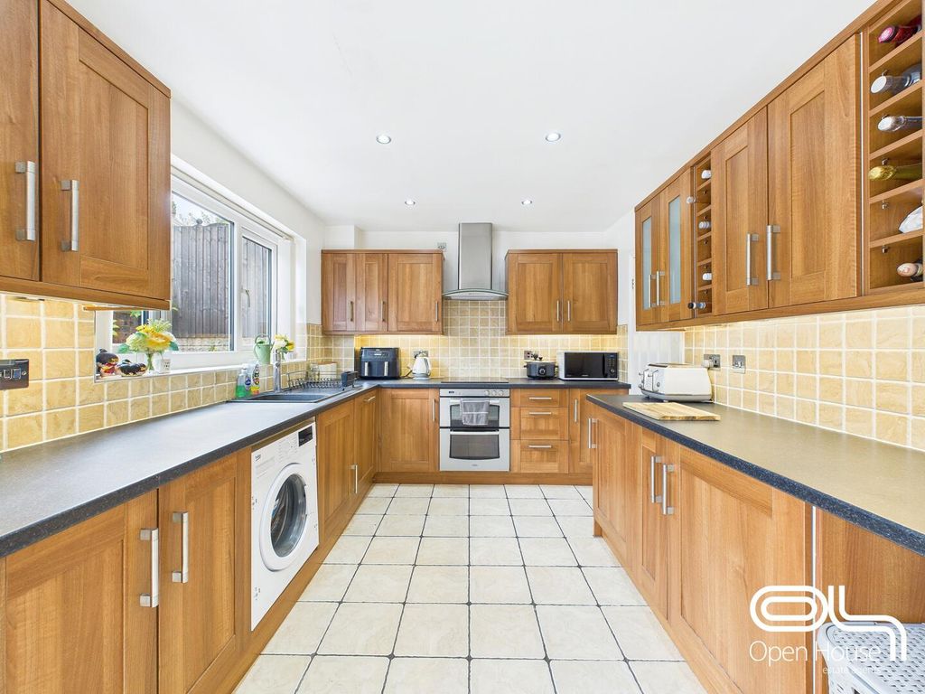 Property photo 3 of 18 Kitchen/Diner