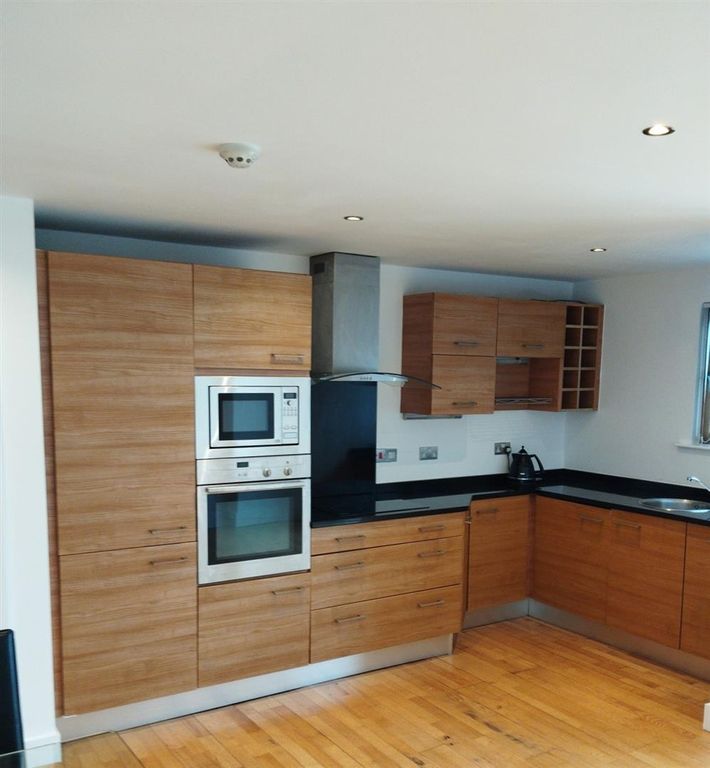 Property photo 2 of 10 Kitchen.Jpg