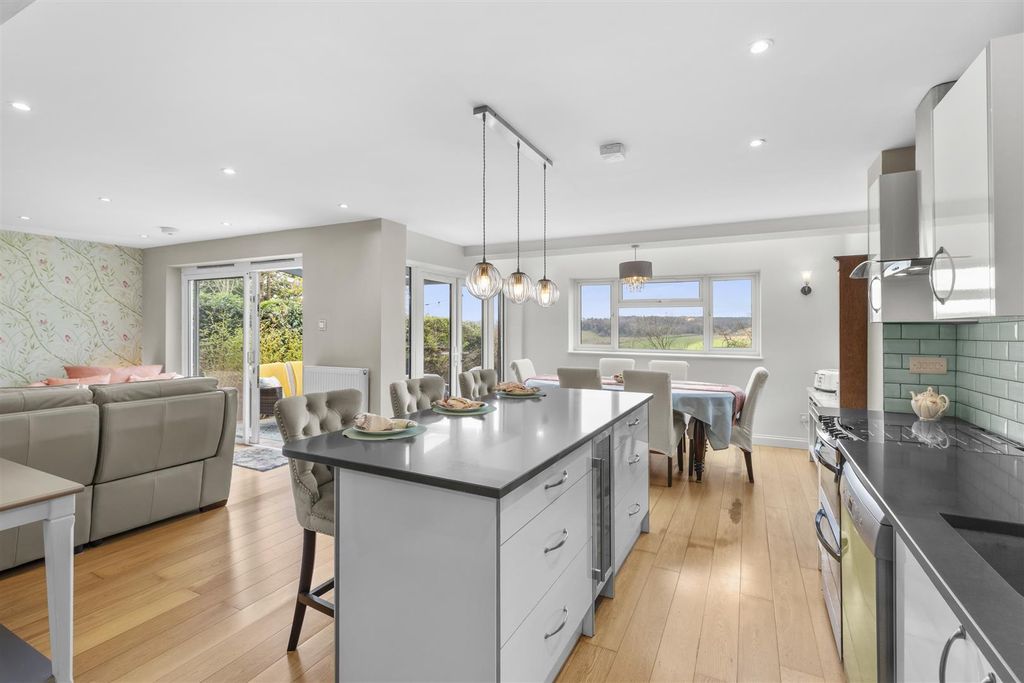 Property photo 2 of 24