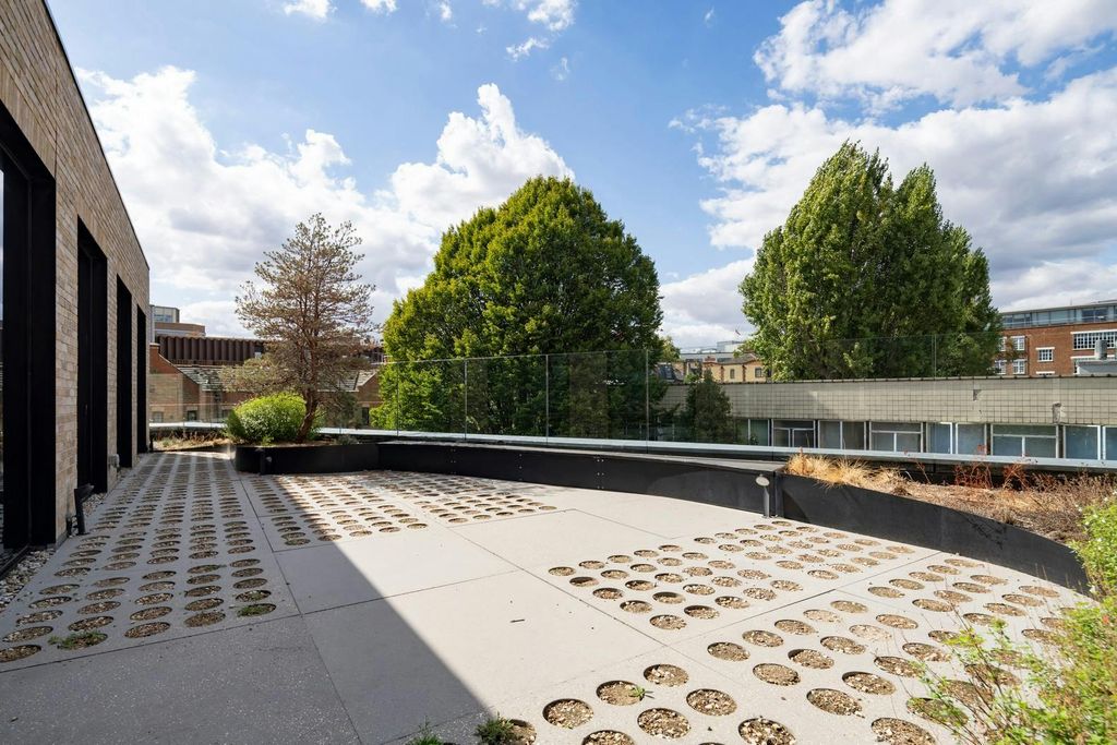 Property photo 3 of 10 Private Terrace
