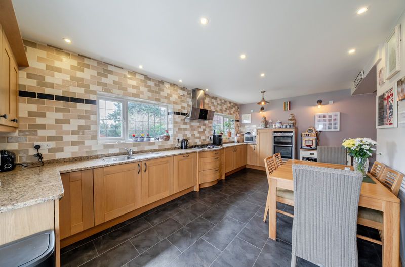 Property photo 3 of 19 Photo 11