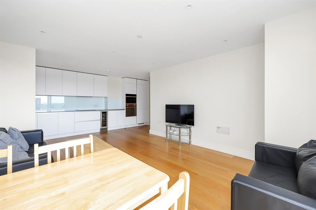 Property photo 3 of 22 liv3.Jpg