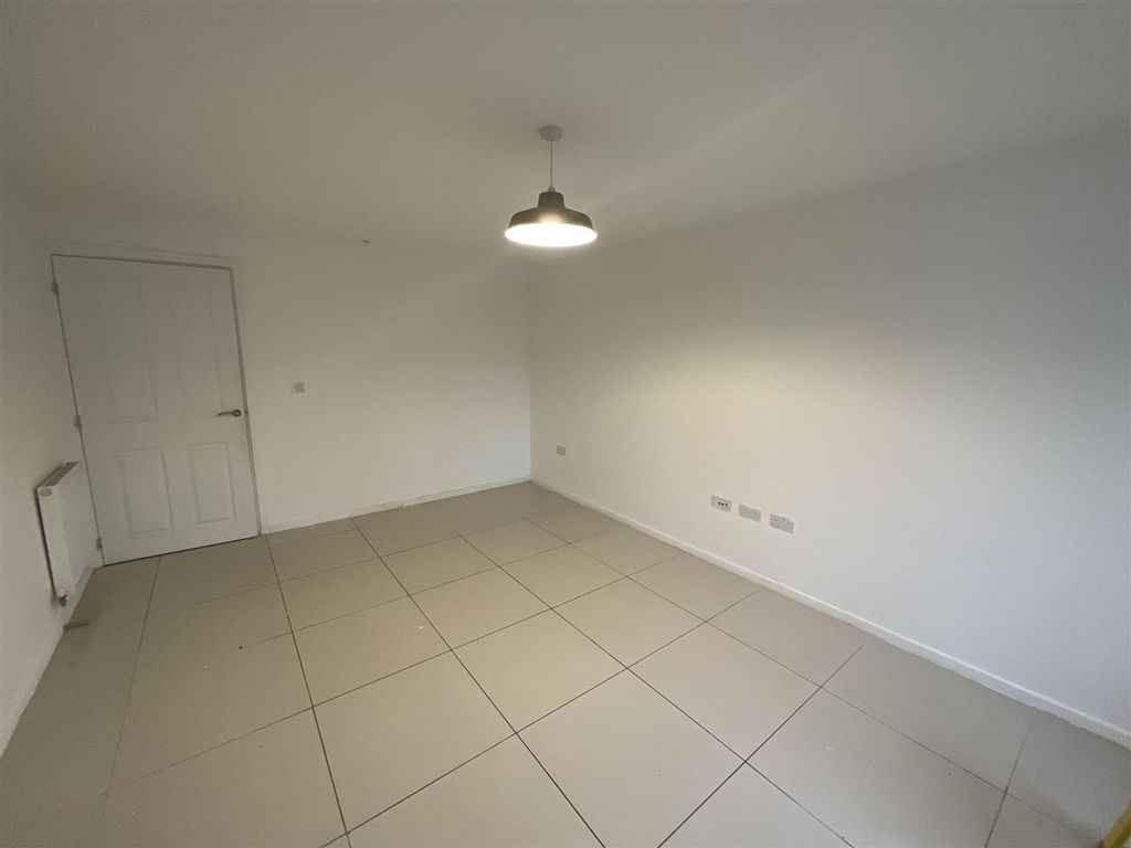 Property photo 3 of 16 Living Room