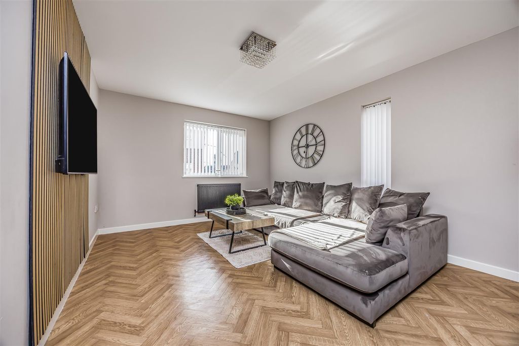 Property photo 1 of 14 Flat 2, Charlotte Terrace, Warren Avenue, Southsea